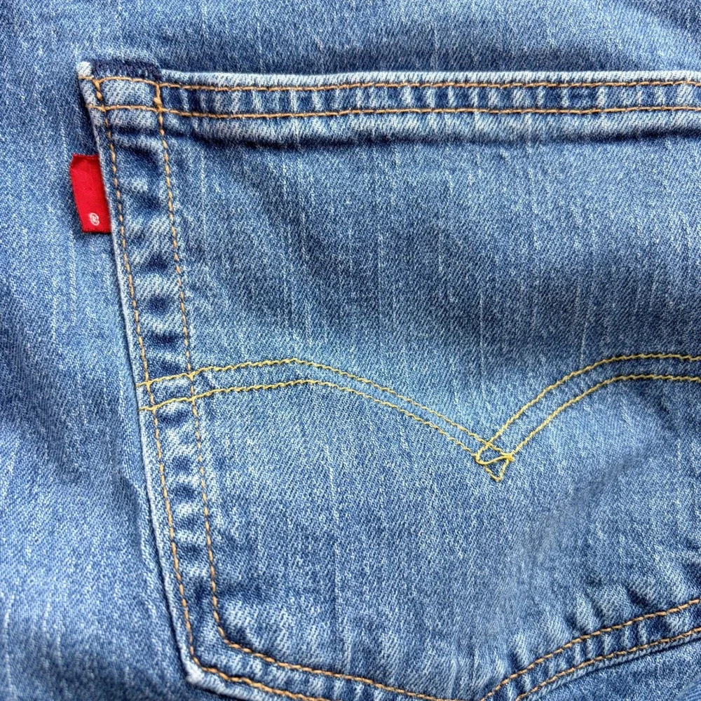Levi's 505 Straight Fit Med Wash‎ Blue Jeans MENS SIZE 38X34